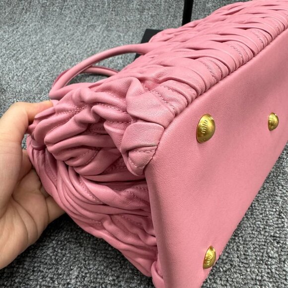 Miu Miu Leather Shoulder Bag 675-040125 - Picture 10 of 16